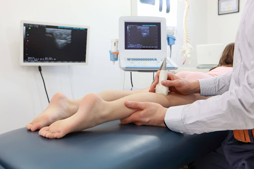 Musculoskeletal ultrasound for physical therapists during hands-on training in Chicago